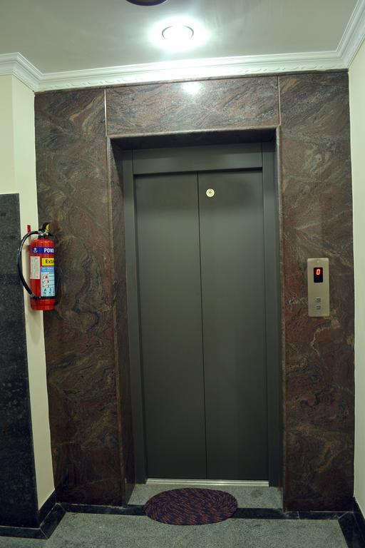 Hotel Metro Park à Chennai Extérieur photo