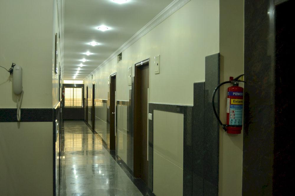Hotel Metro Park à Chennai Extérieur photo